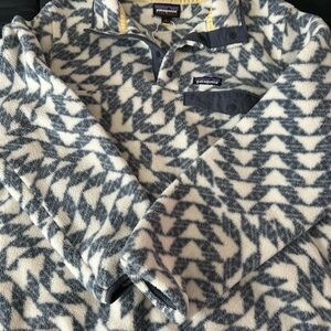 Patagonia Fleece Pullover in Gray and White